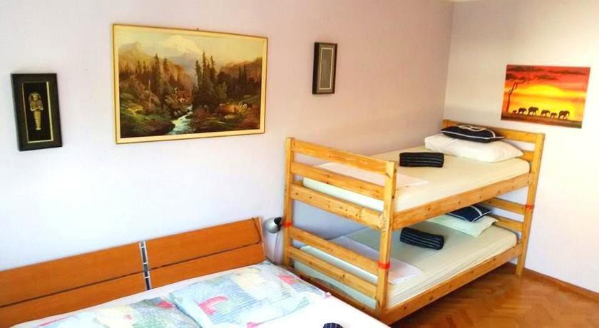 Apartment Mogul Split Room photo