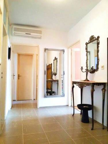 Apartment Mogul Split Room photo