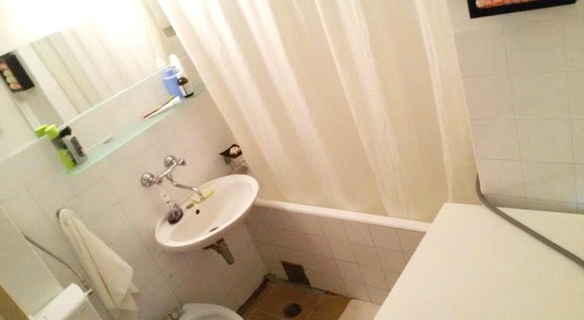 Apartment Mogul Split Room photo
