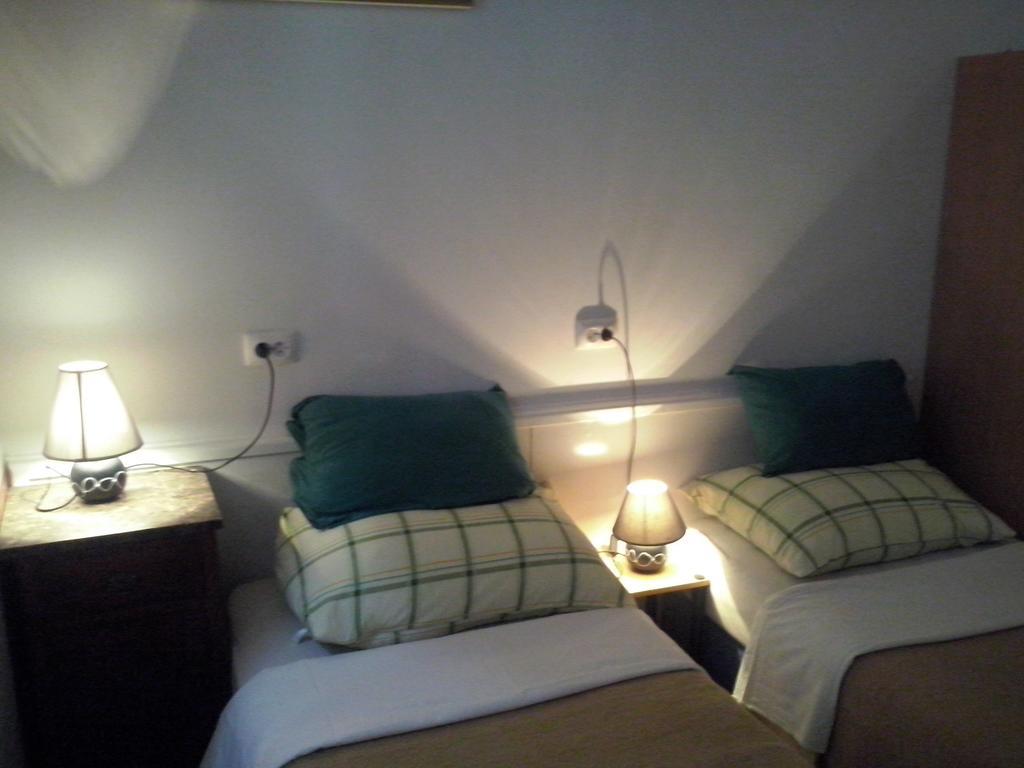 Apartment Mogul Split Room photo