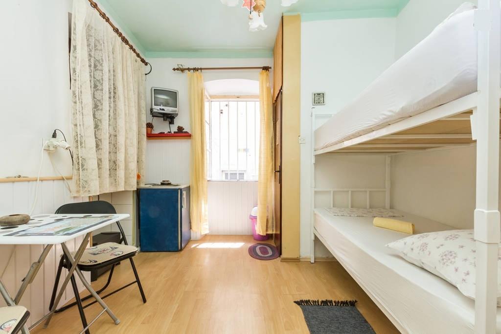 Apartment Mogul Split Room photo
