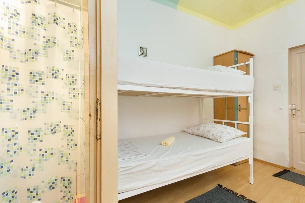 Apartment Mogul Split Room photo