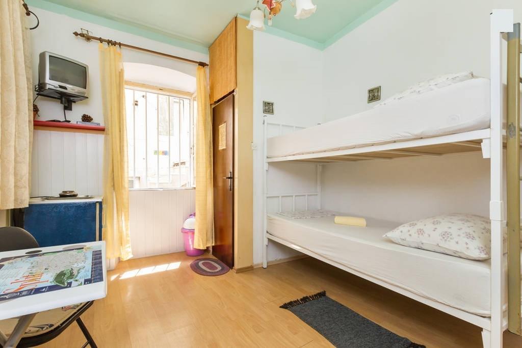 Apartment Mogul Split Room photo